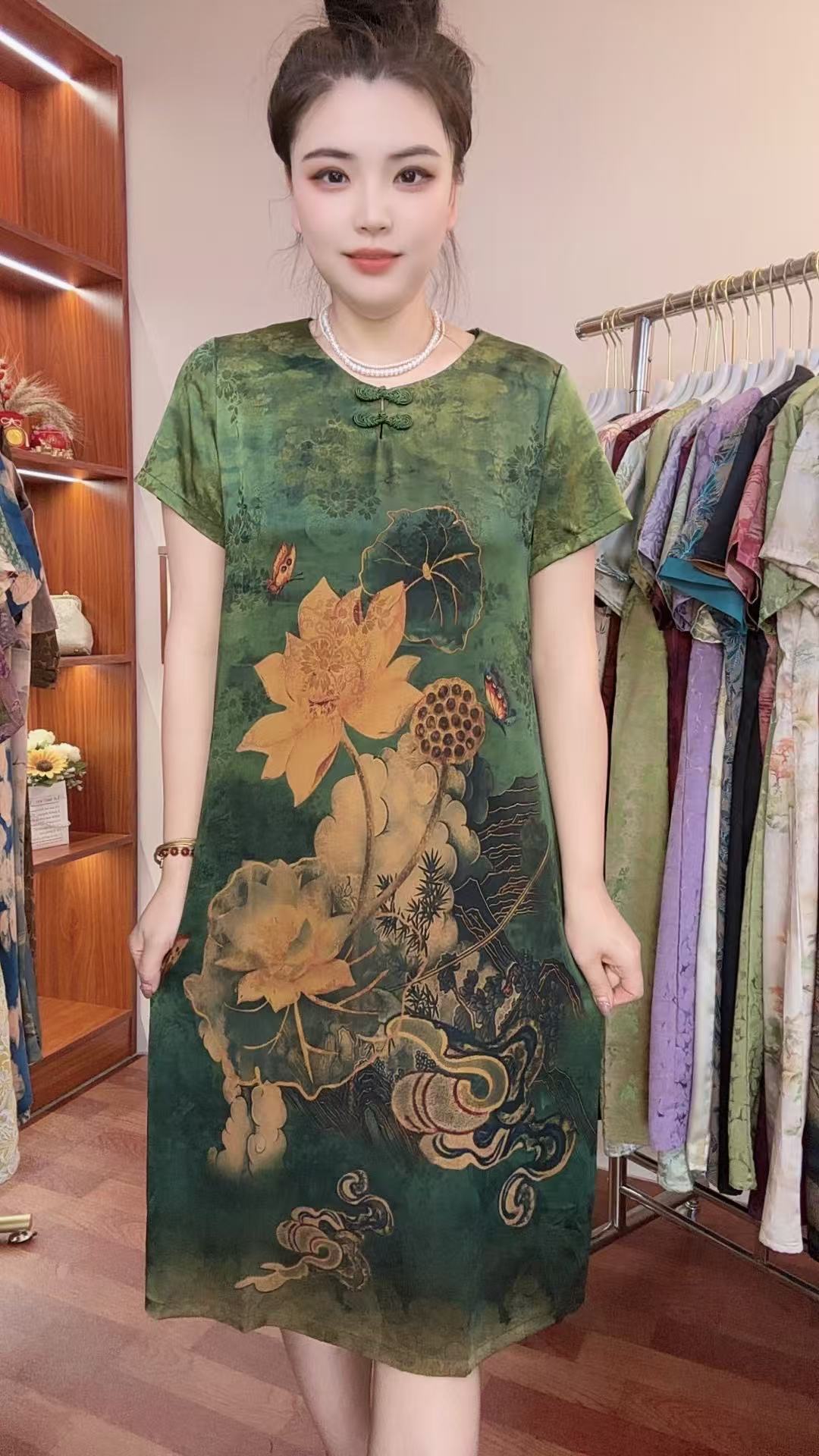 【荷花旗袍】2025新款妈妈装时尚减龄定位花改良旗袍裙 
