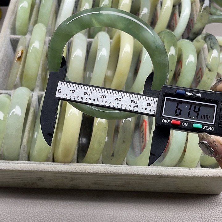 蛇纹石玉未镶嵌手镯162