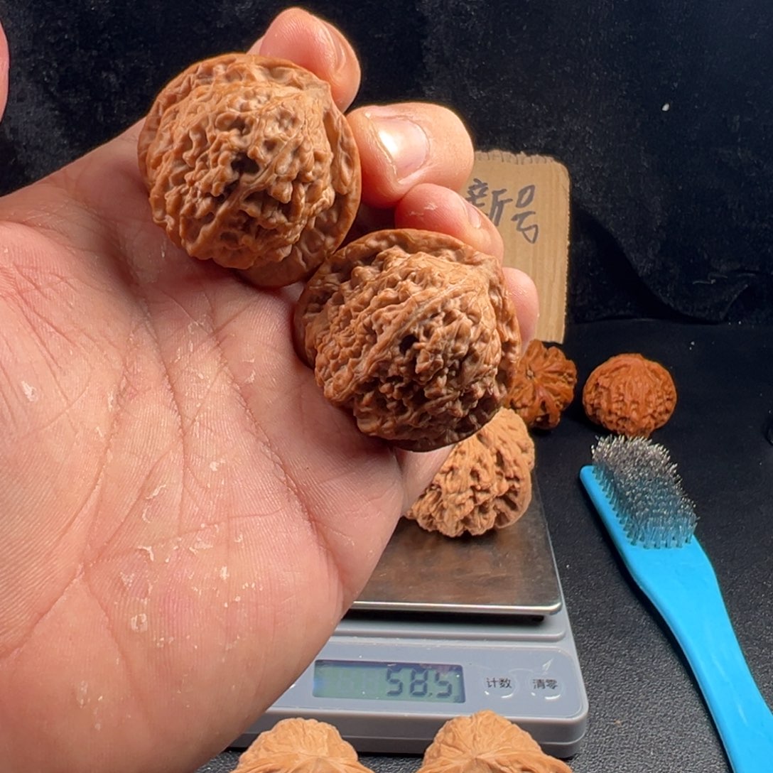 会***箱桃核吊坠全品南疆高炮