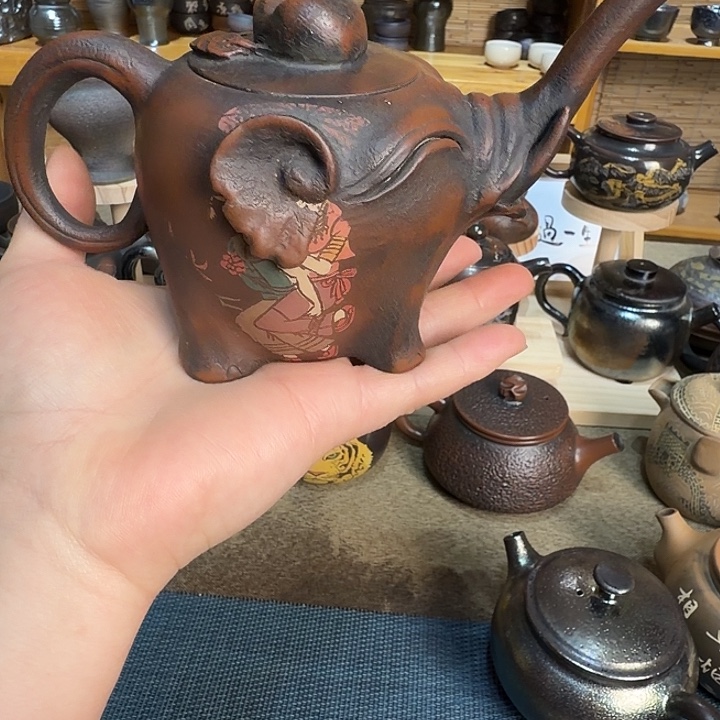 勒***鹿建水紫陶疯天师大象壶