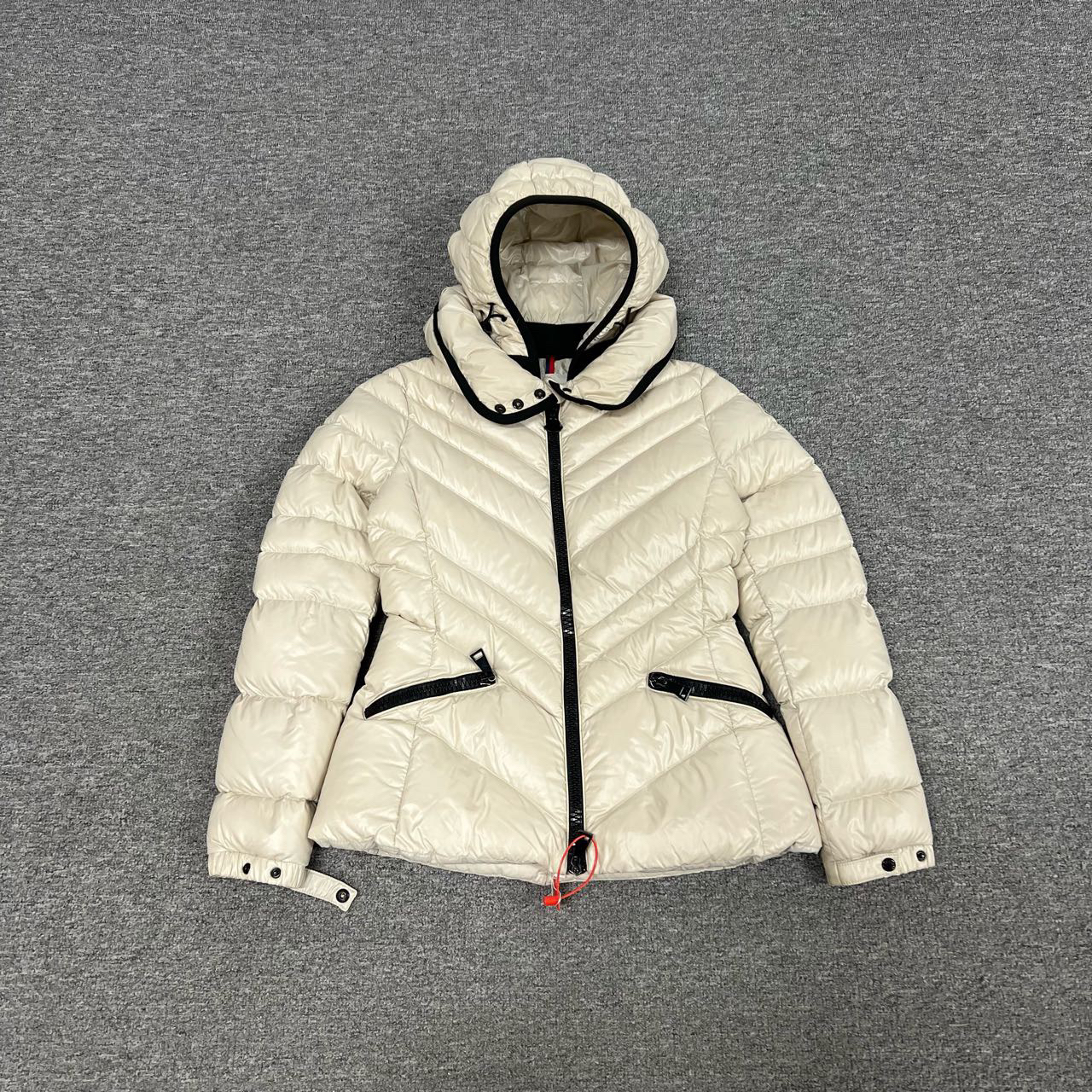 99新 AMIPARIS 蒙口 白色 帽子可拆卸 羽绒服 1码 