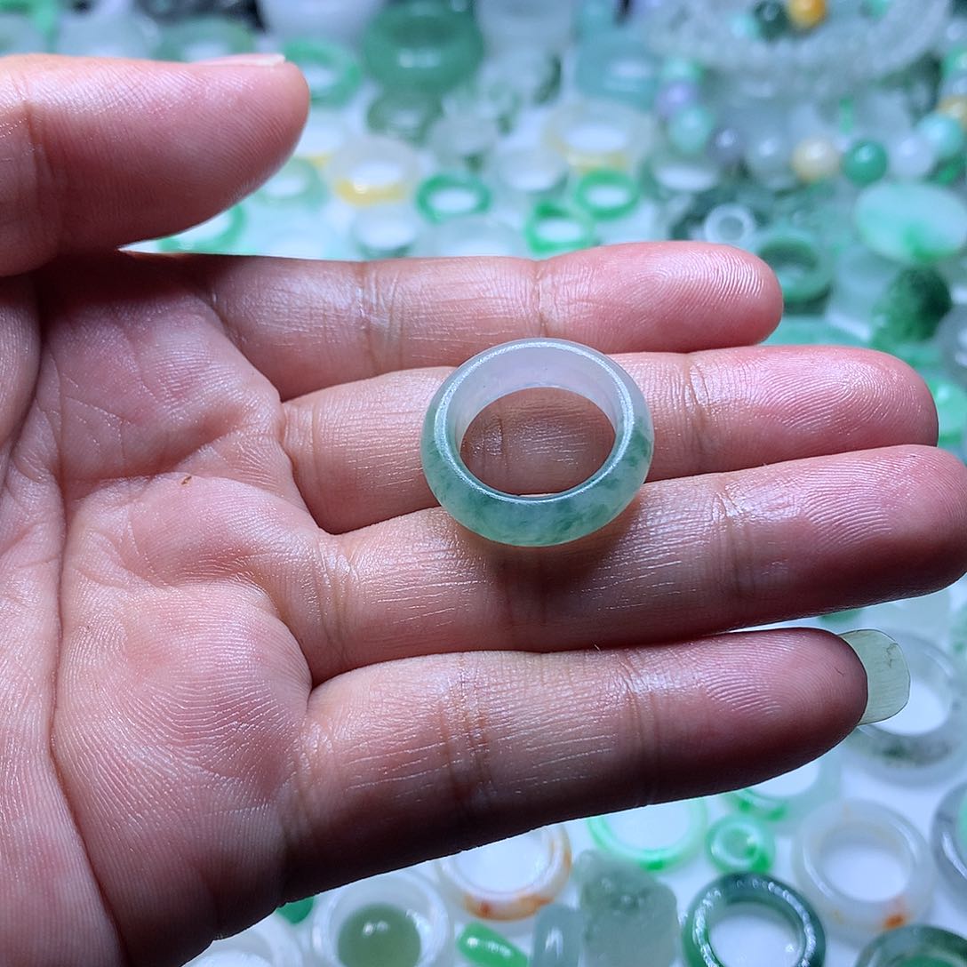 定制翡翠未镶嵌J***y翡翠