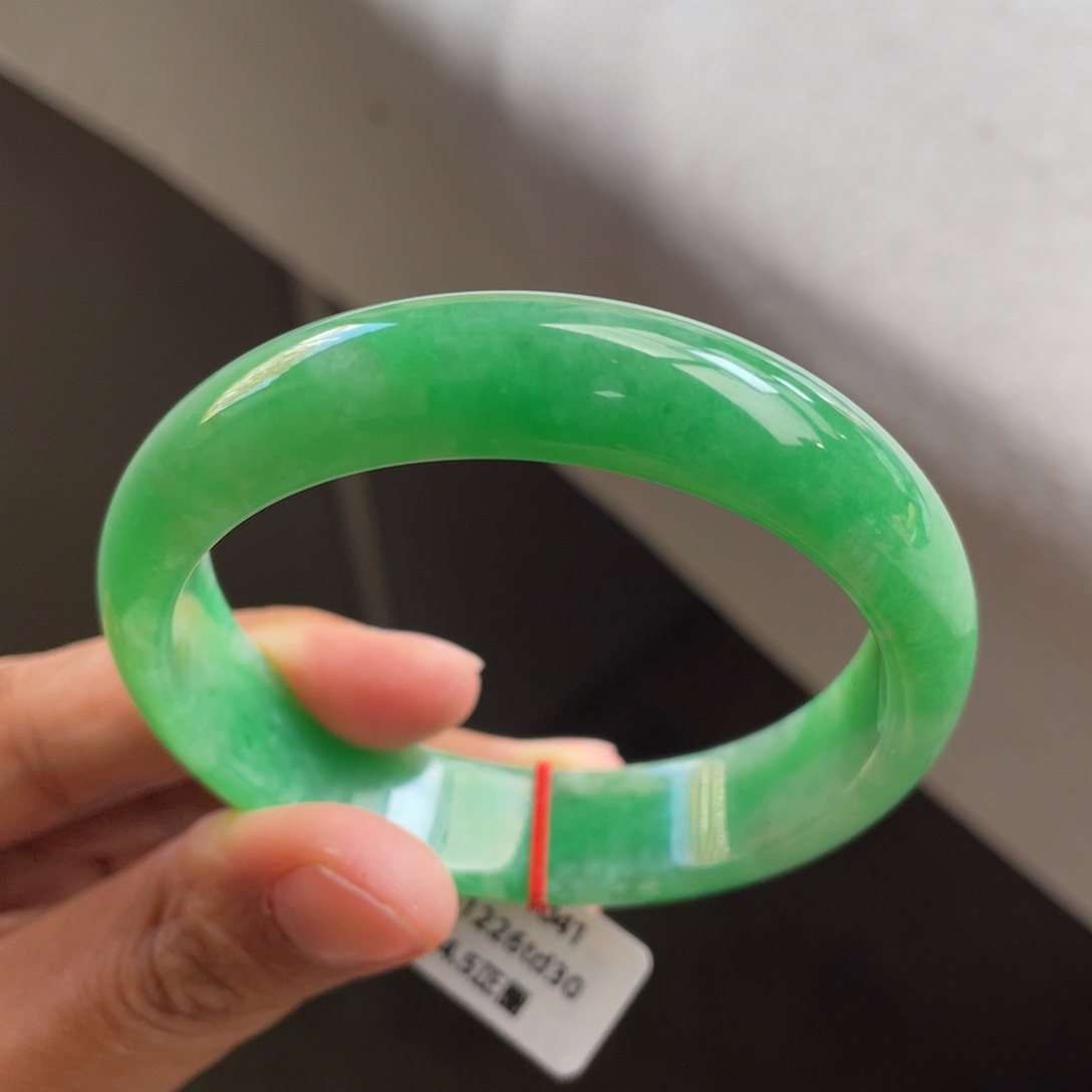 翡翠未镶嵌手镯满绿手镯（上新）