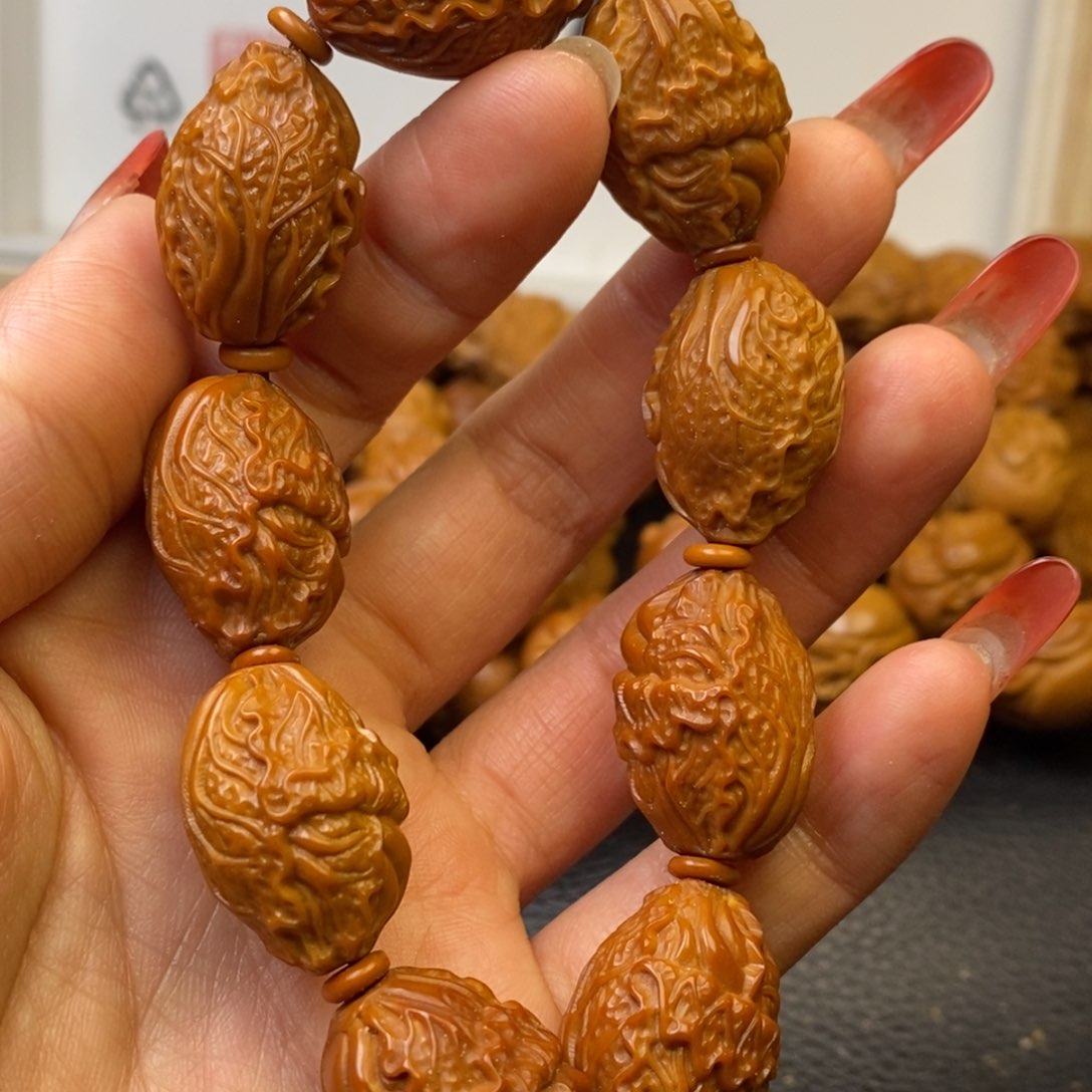橄榄核吊坠老料白菜