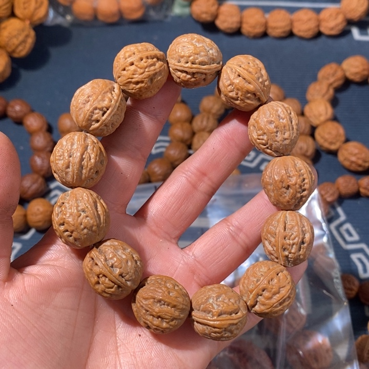 【闪购商品】文玩核桃手串……12