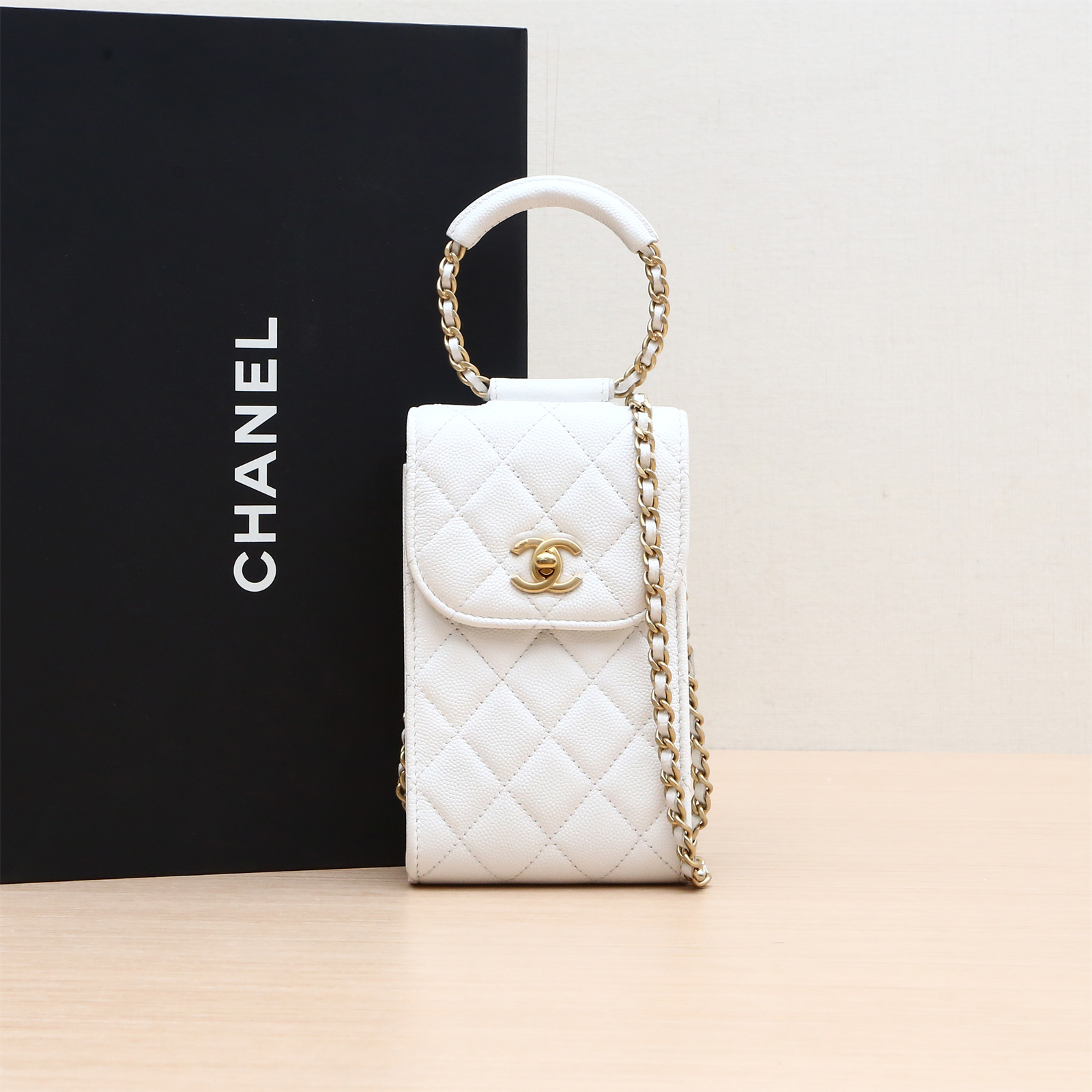 95新 Chanel/香奈儿 圆环 手环 菱格纹 手机包P224082821