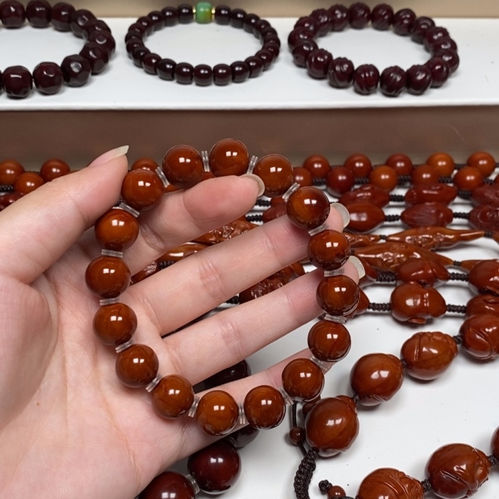 李***立橄榄核雕刻工艺的发展