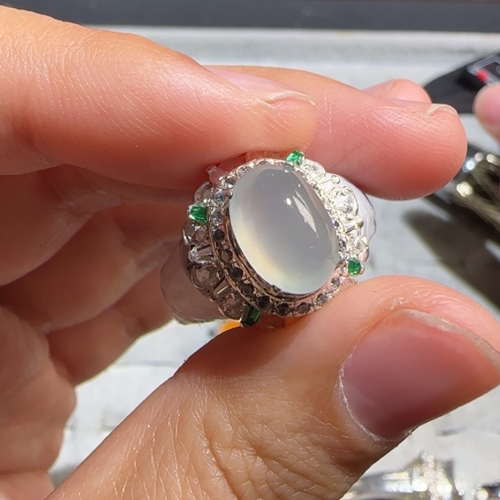 定制翡翠未镶嵌翡翠