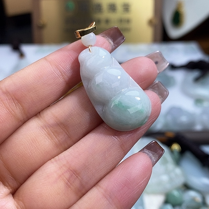 翡翠未镶嵌颈饰4512