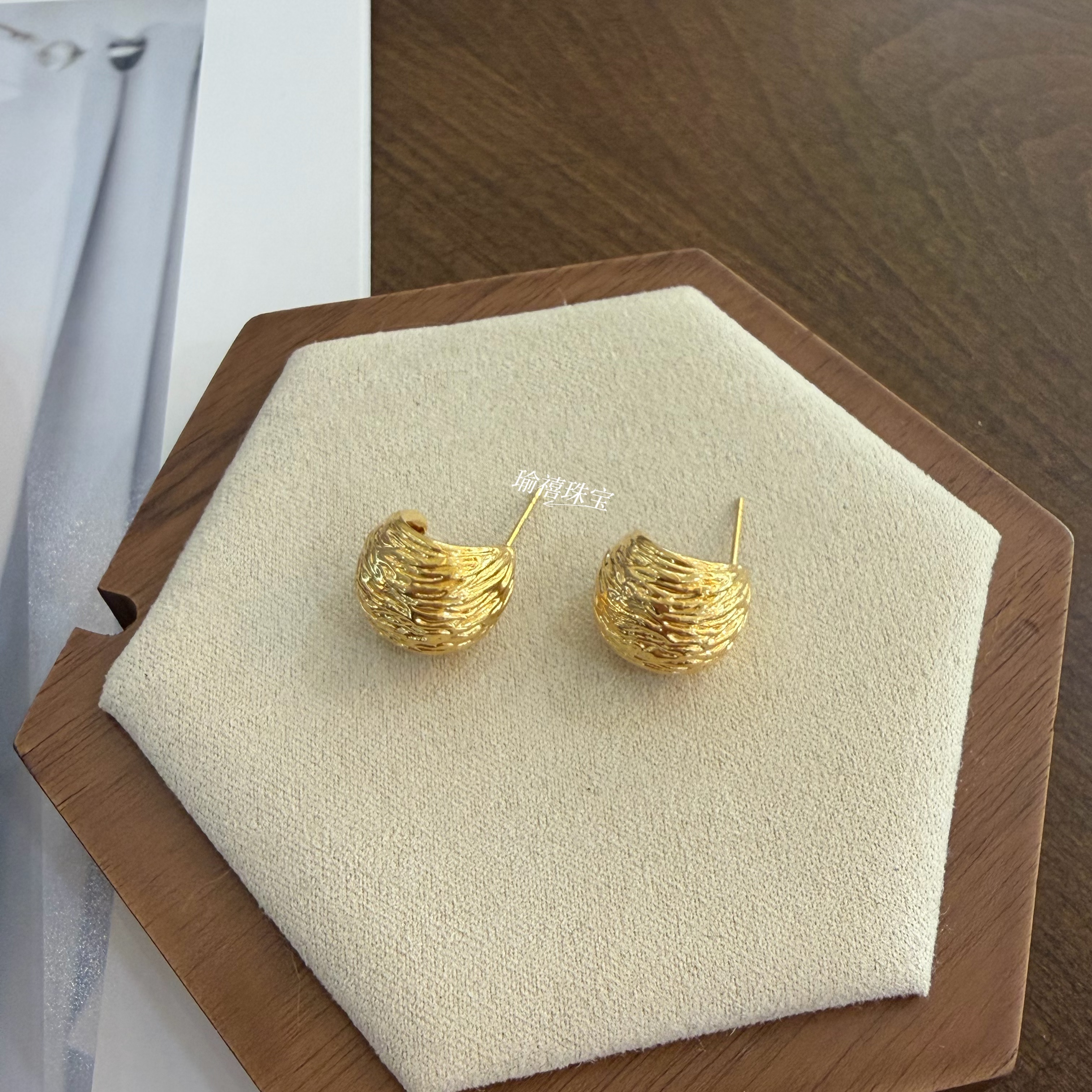 18K金燕窝耳钉浅金色欧美显大5D硬K工艺小众法式时尚耳包复古设计