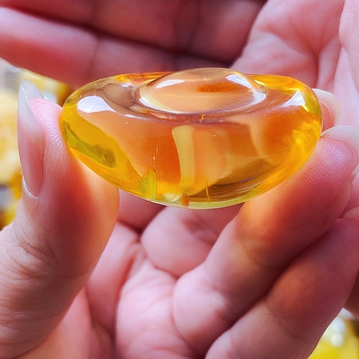 琥珀未镶嵌裸石吊坠