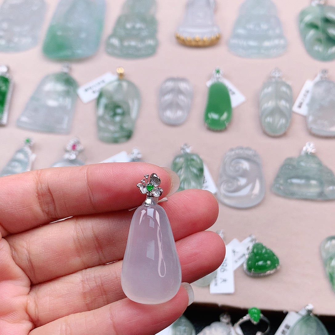 翡翠颈饰18K金镶嵌好***?福瓜