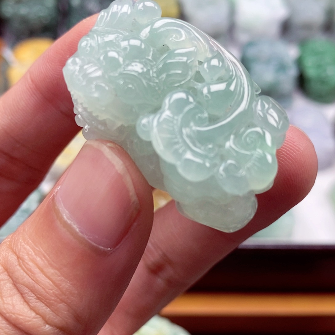 翡翠颈饰未镶嵌翡翠