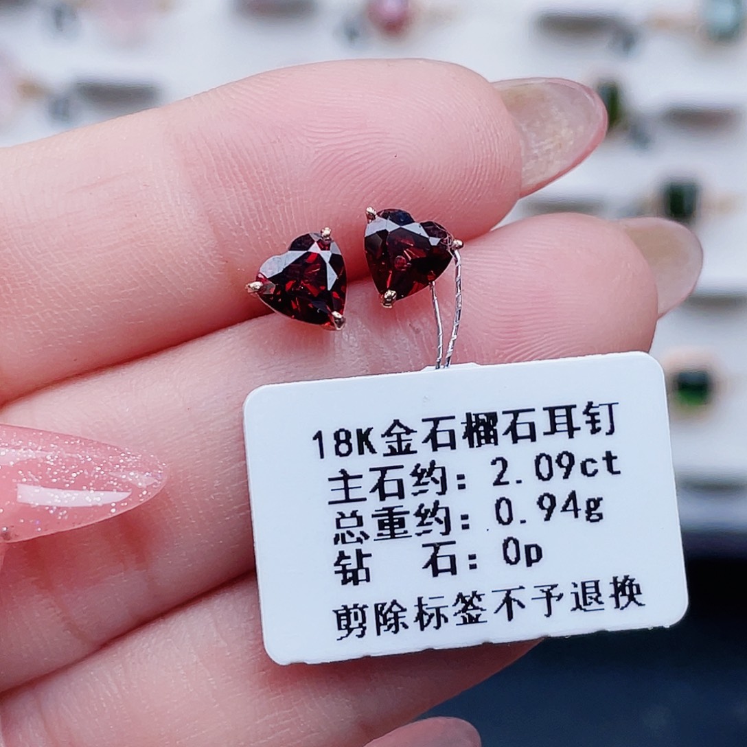 石榴石耳饰18K金镶嵌