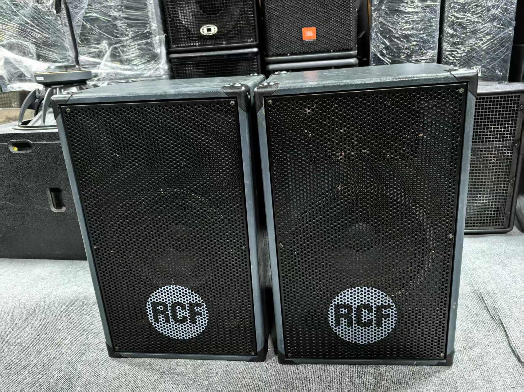 RCF12寸专业全频音响一对，运费自理，成色如图