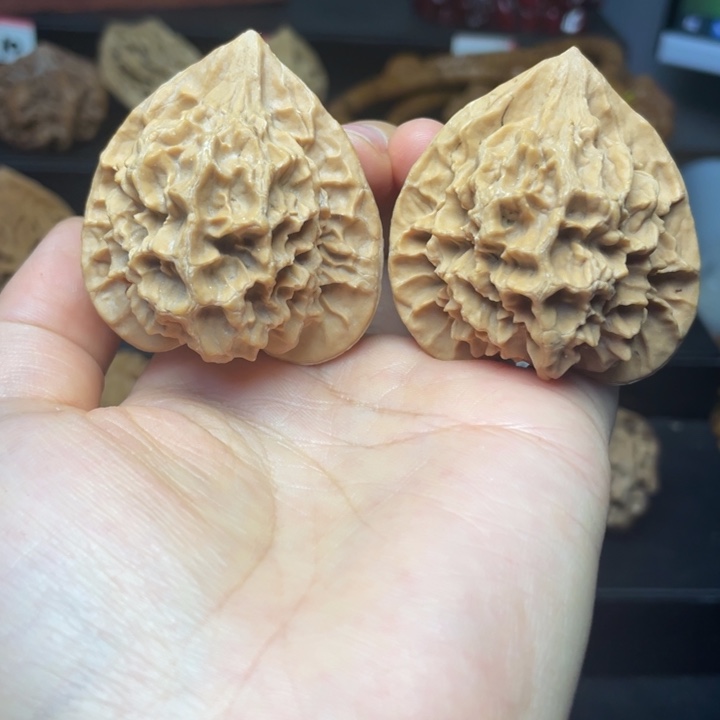 文玩核桃把件秦岭大花44