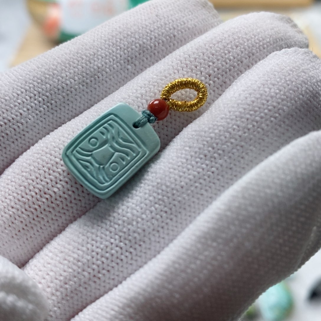 绿松石颈饰未镶嵌