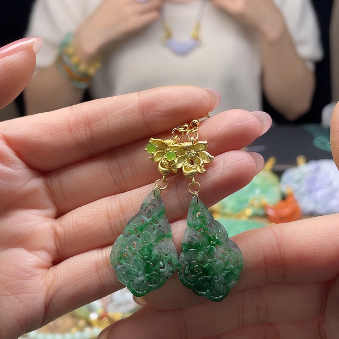 翡翠未镶嵌耳饰待编织