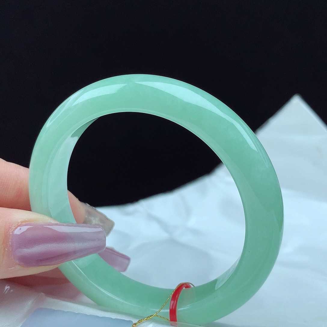 翡翠手镯未镶嵌53圈0470