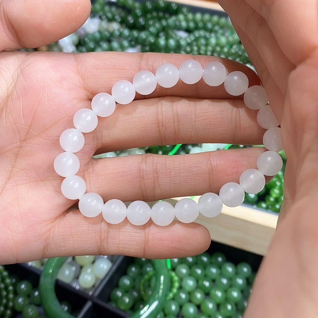 和田玉（碧玉）颈饰未镶嵌