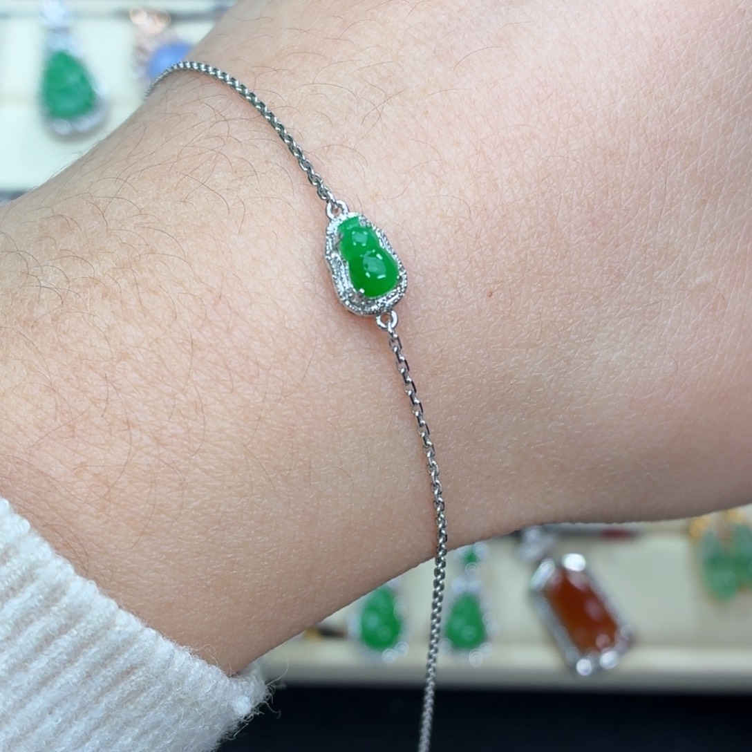 翡翠18K金镶嵌颈饰