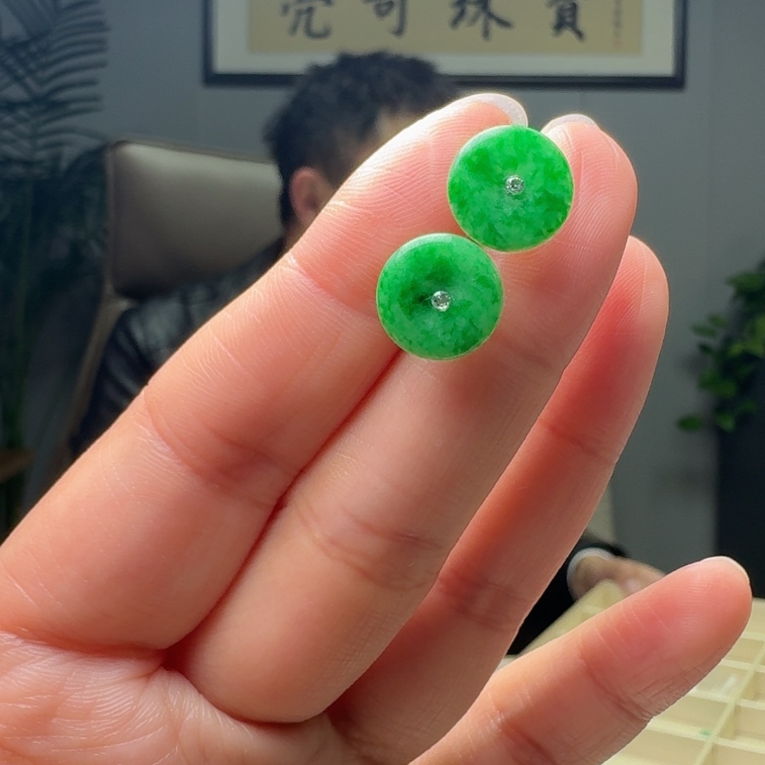 翡翠18K金镶嵌耳饰天然