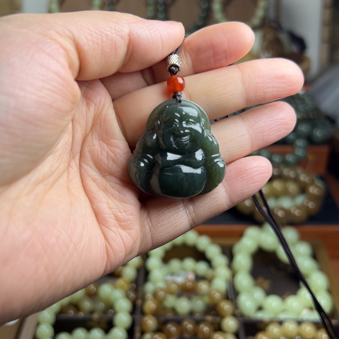 和田玉未镶嵌吊坠(赠链)
