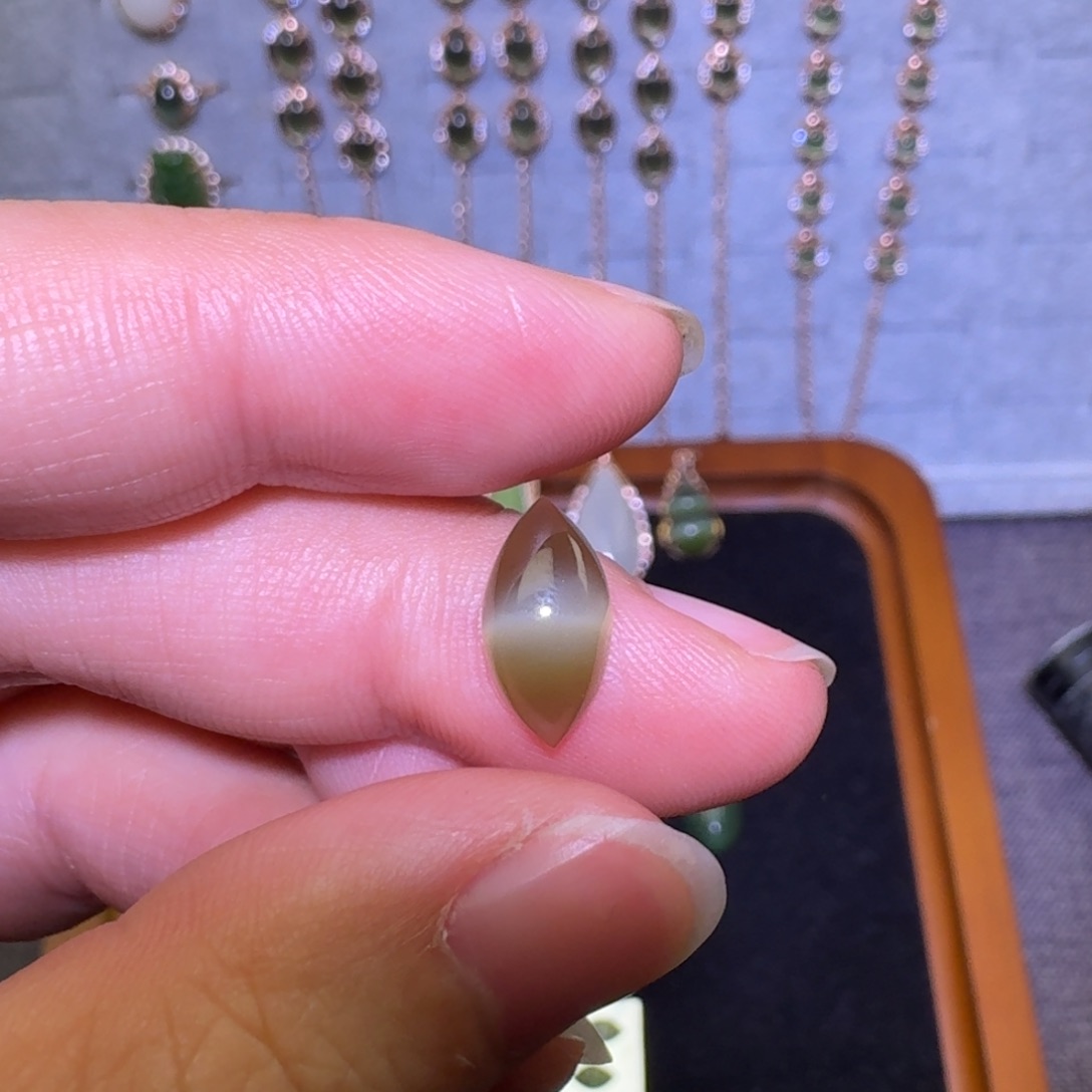 未镶嵌和田玉（碧玉）珠宝半成品和田玉碧玉猫眼戒面