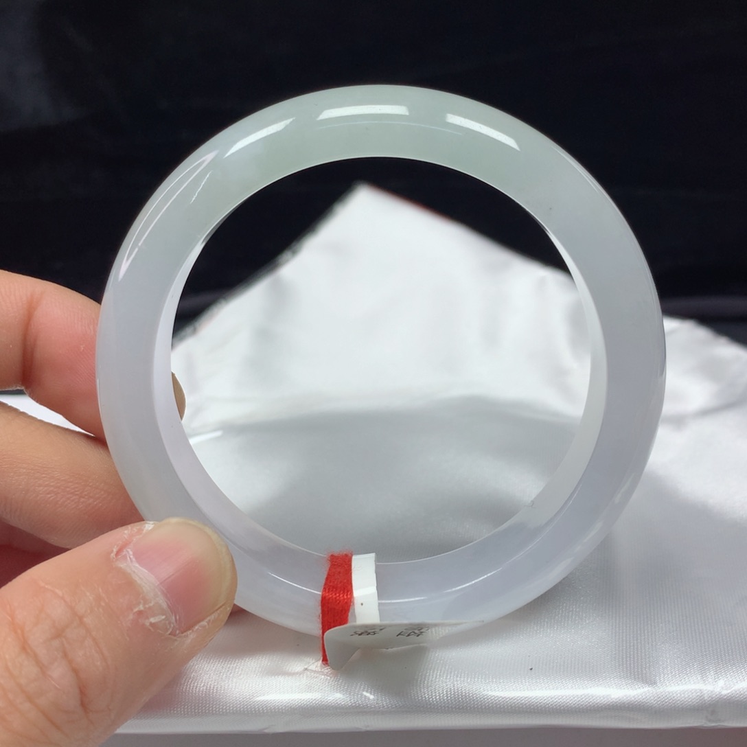 翡翠手镯（圆镯）未镶嵌54.5