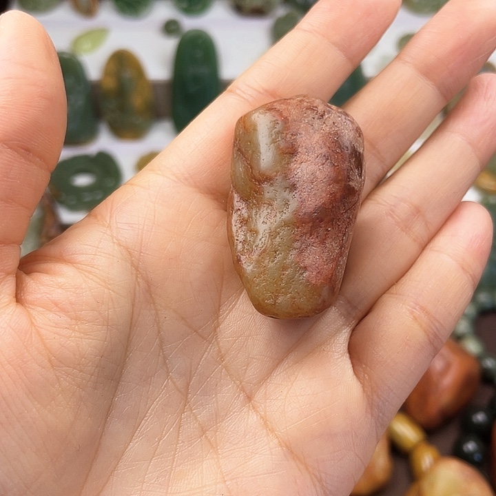 岫岩河磨玉（透闪石质玉）颈饰未镶嵌