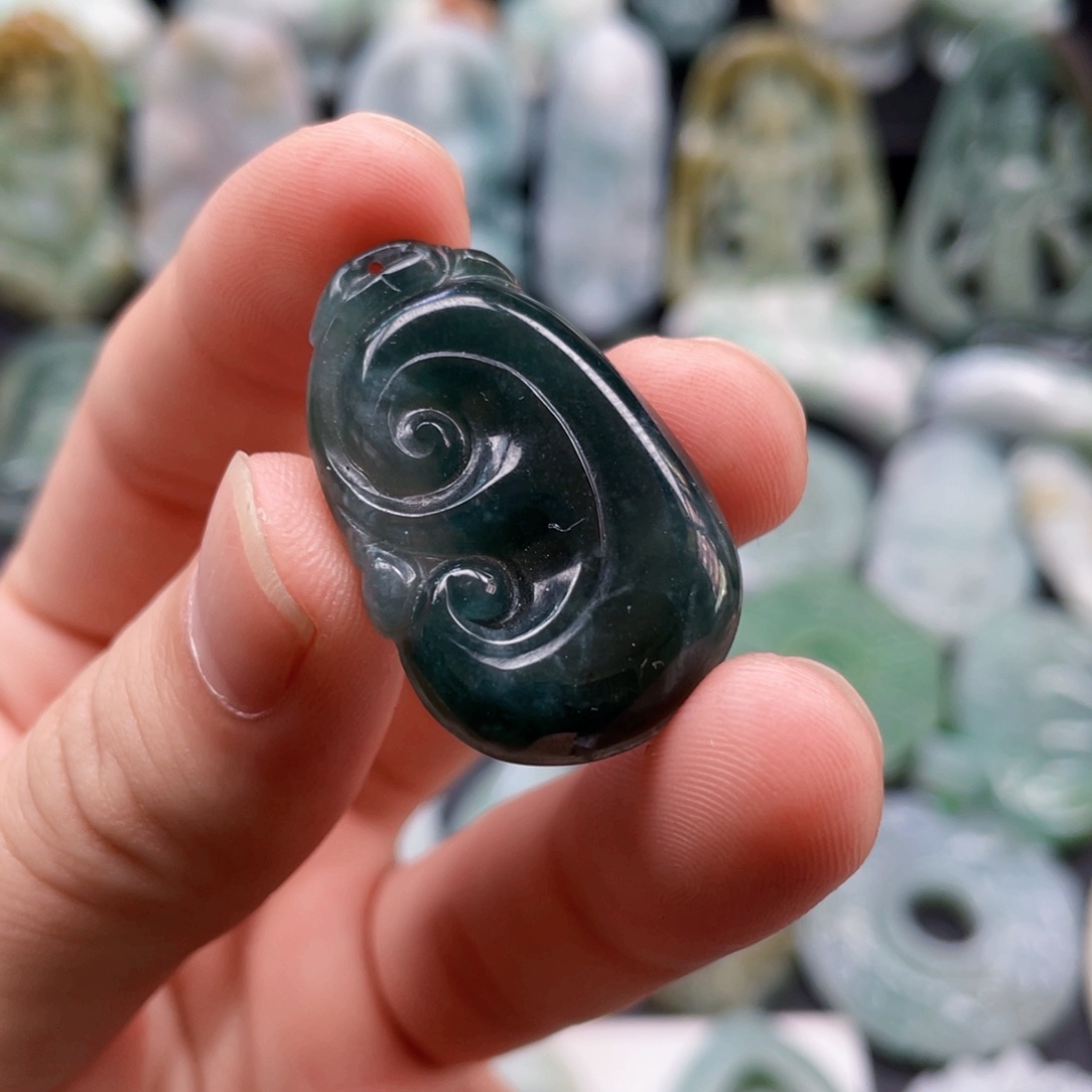 颈饰未镶嵌翡翠翡翠