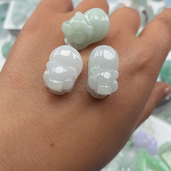 用***l翡翠未镶嵌颈饰纯A