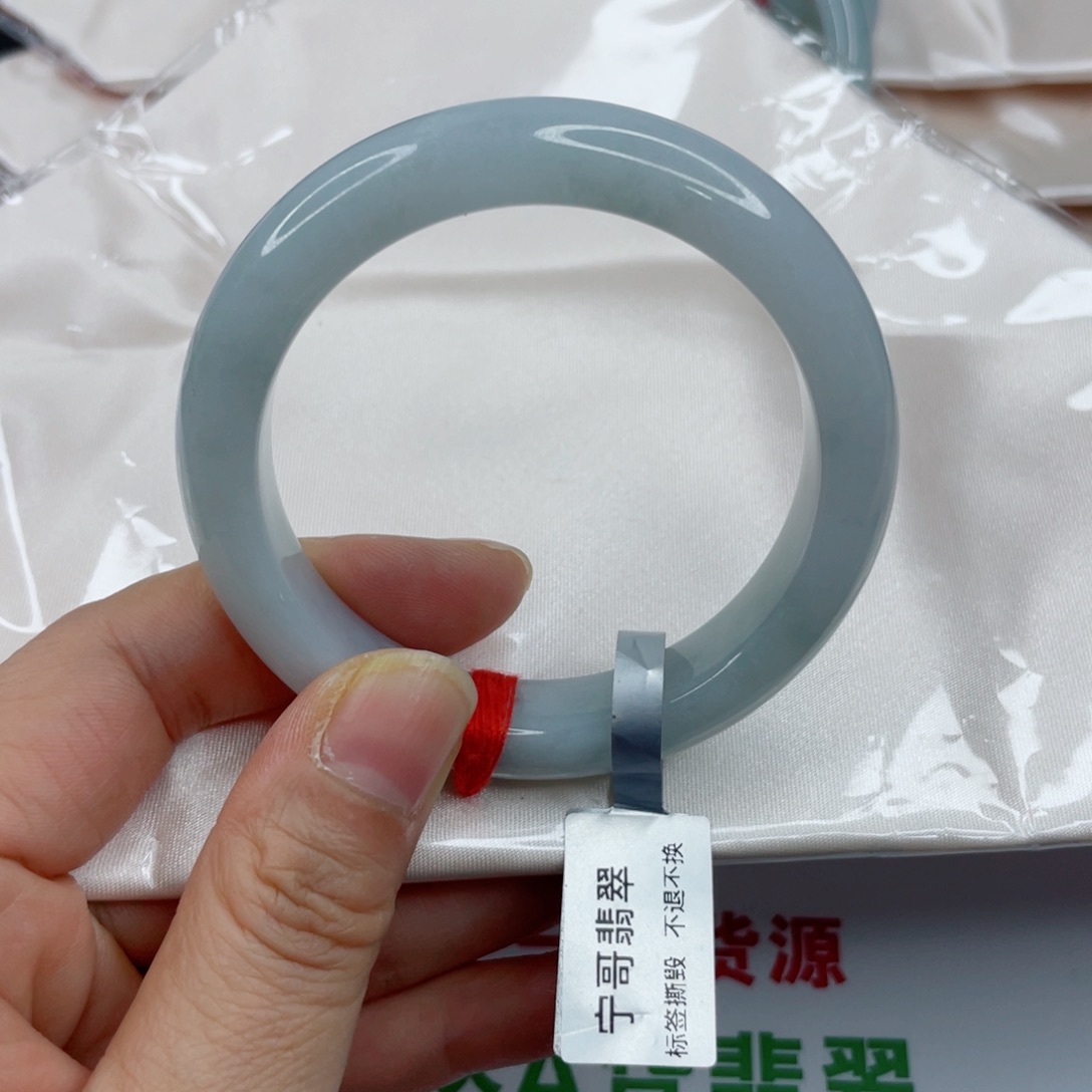 翡翠未镶嵌手镯白月光