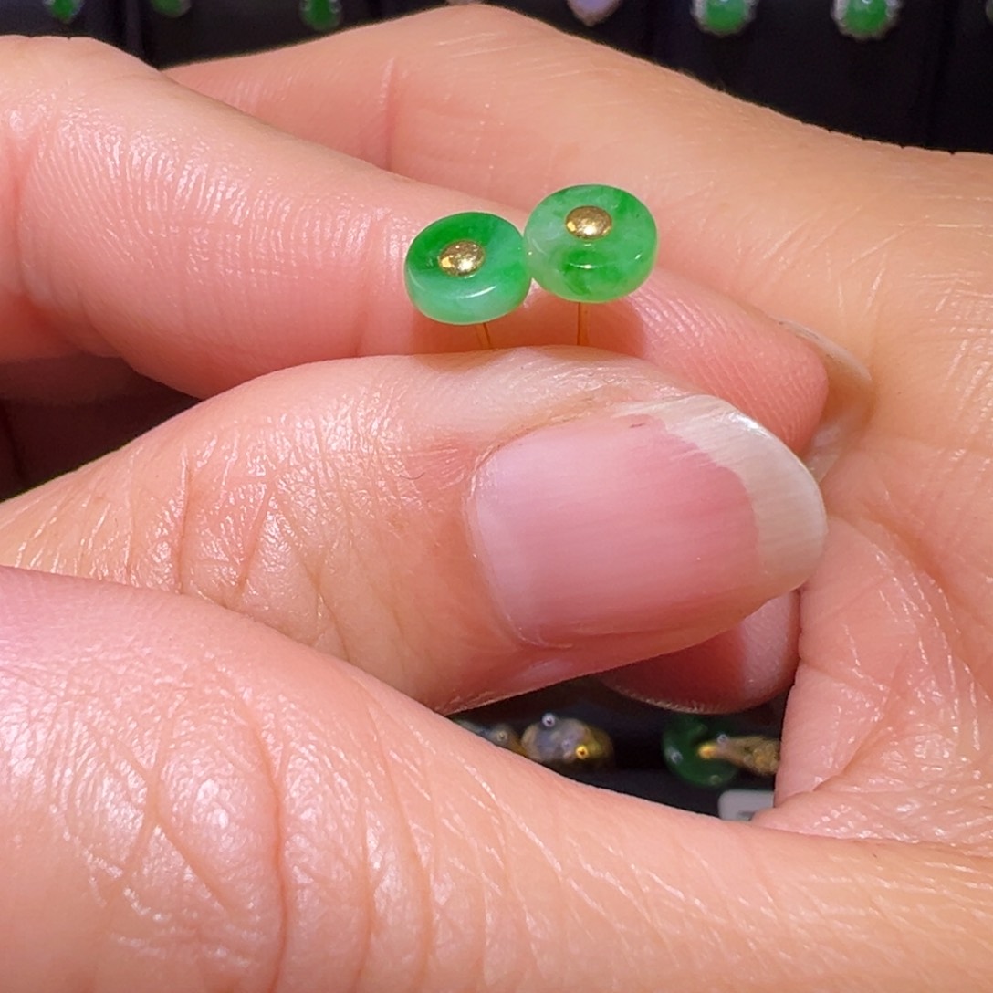 翡翠颈饰18K金镶嵌耳钉