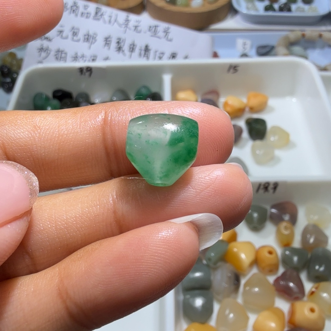 和田玉未镶嵌珠宝奇石