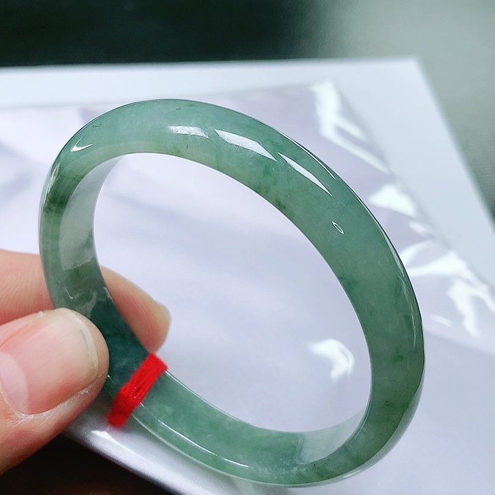 翡翠手镯未镶嵌翡翠手镯未镶嵌贵妃