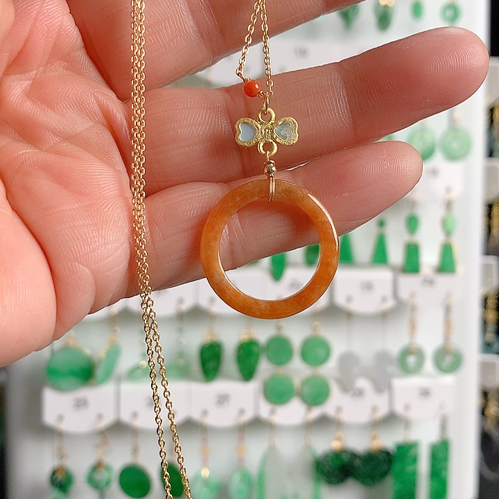 翡翠耳饰未镶嵌翡翠