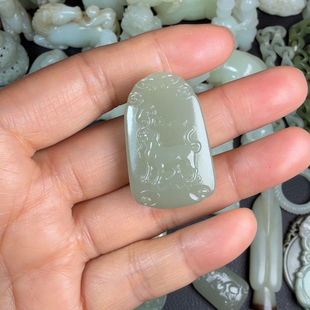 和田玉未镶嵌吊坠(不含链)