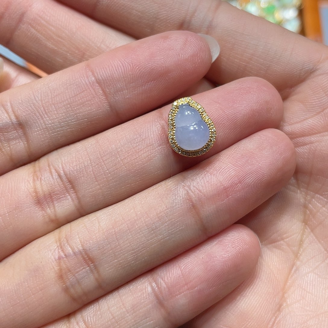 翡翠吊坠(不含链)18K金镶嵌田****n