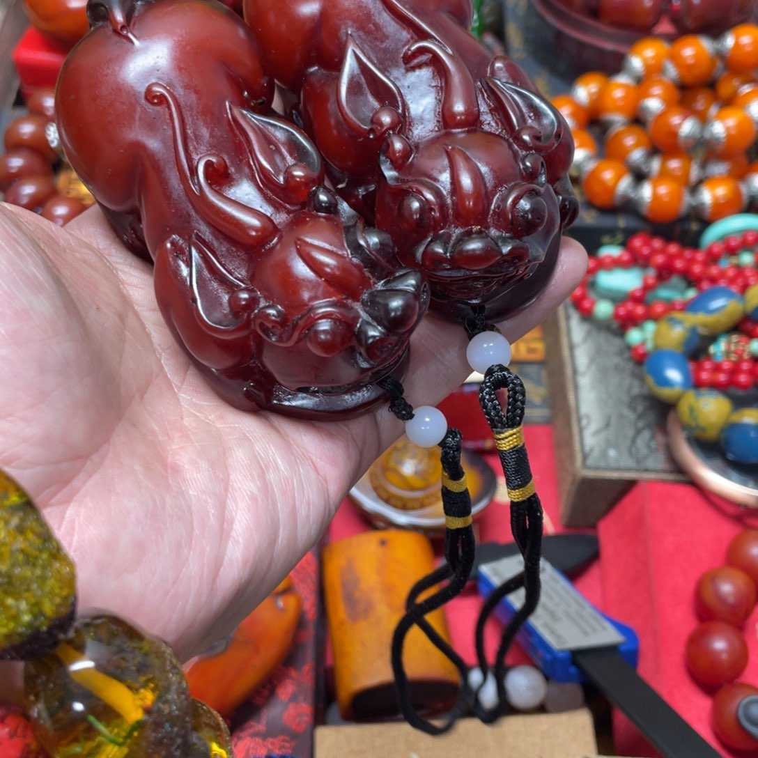 琥珀裸石未镶嵌好物推荐如图所示