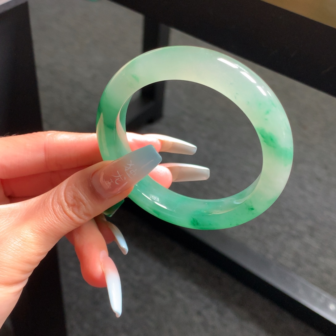 石英质玉手镯未镶嵌随****…