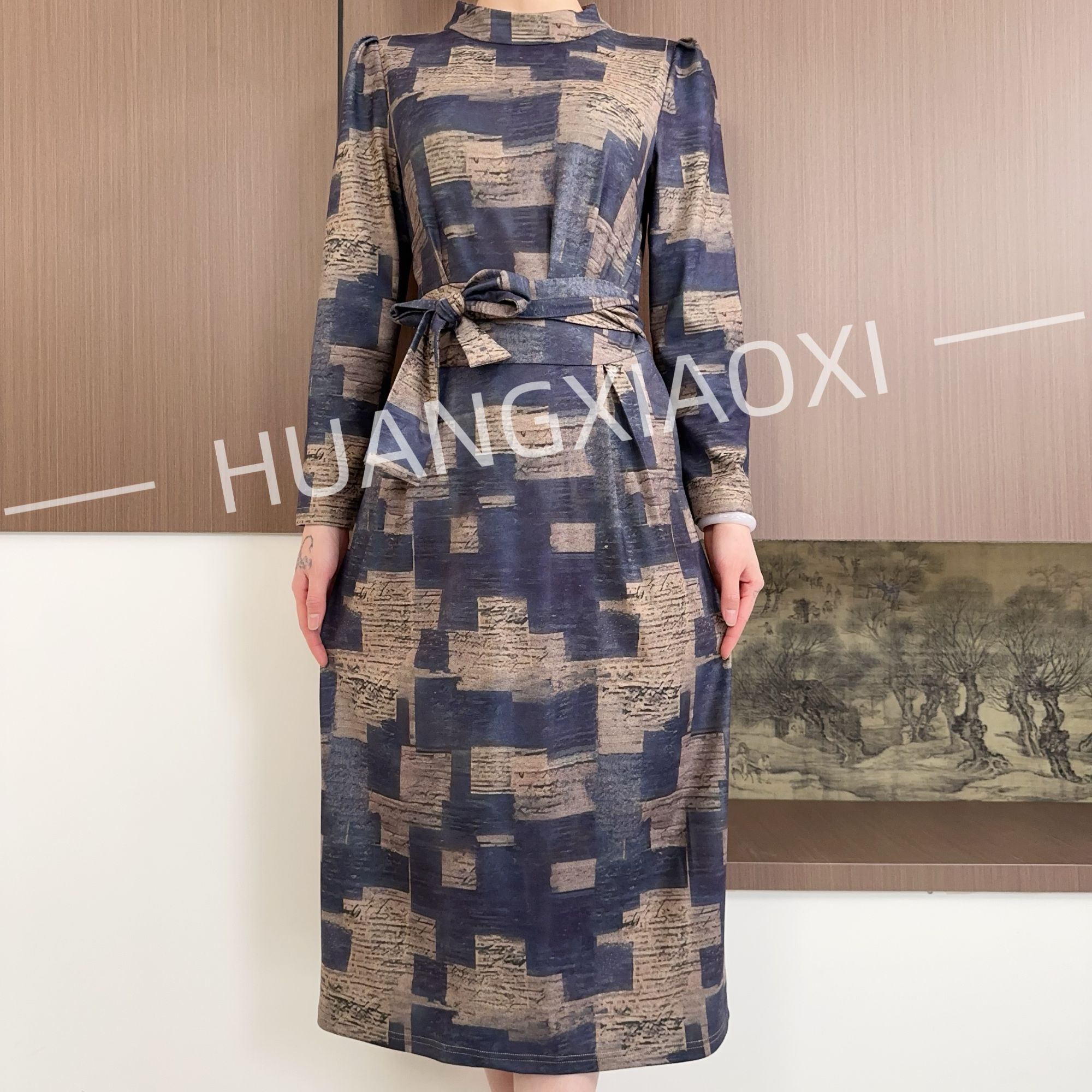 HUANGXIAOXI 蓝色复古画报秋冬款优雅气质减龄连衣裙 HXX-211