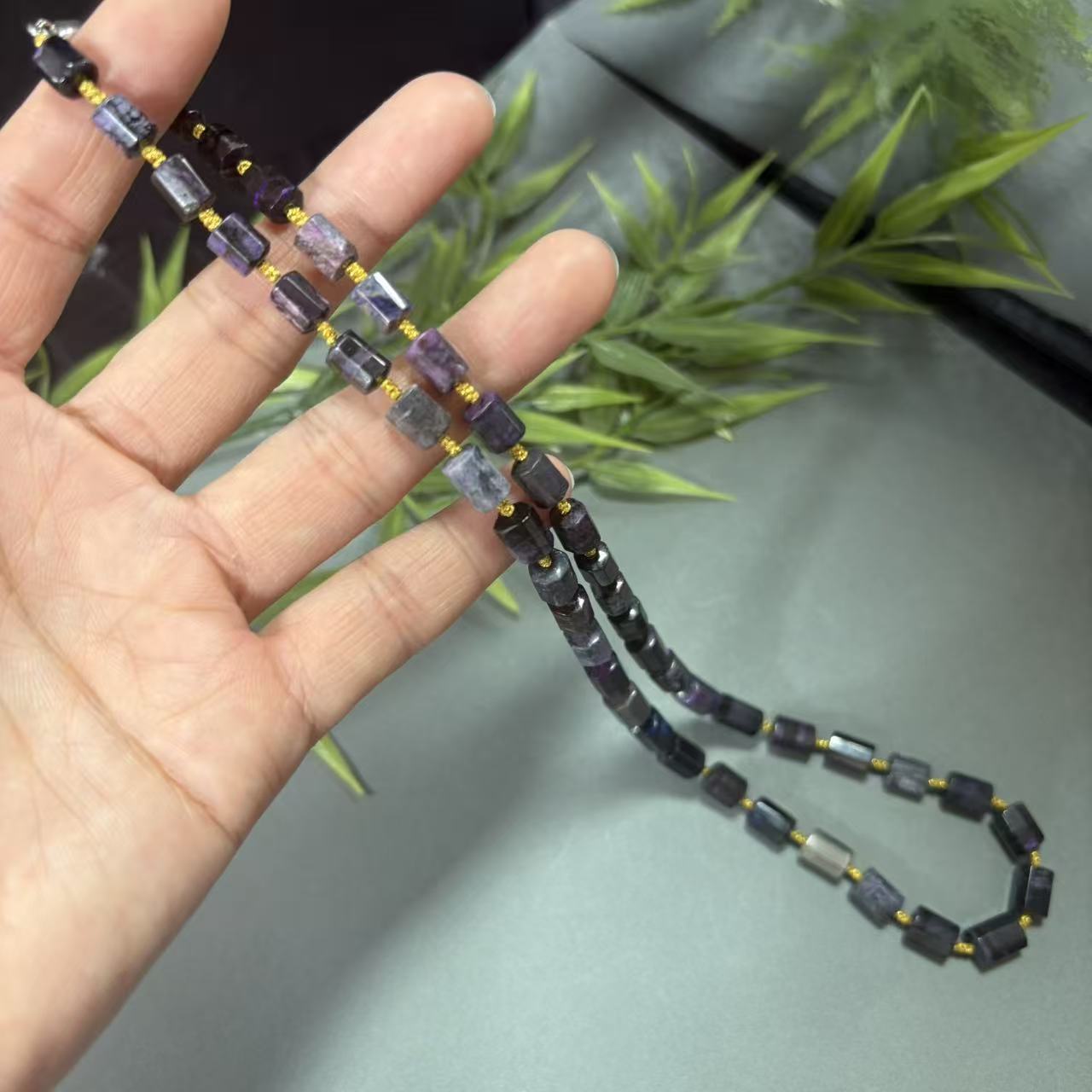 老四甄选 泥地八棱柱项链 多样性发其一