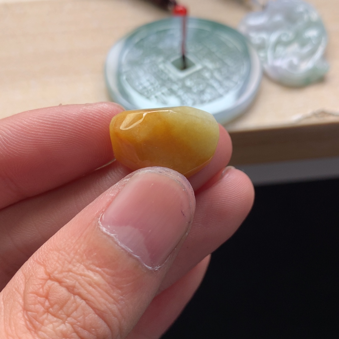 颈饰未镶嵌翡翠吊坠