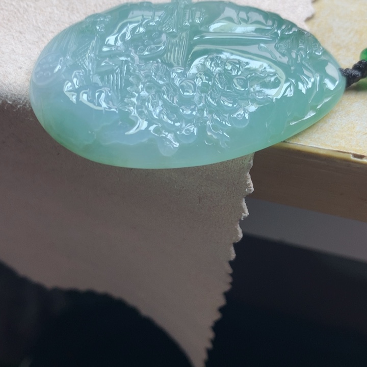 翡翠颈饰未镶嵌吊坠