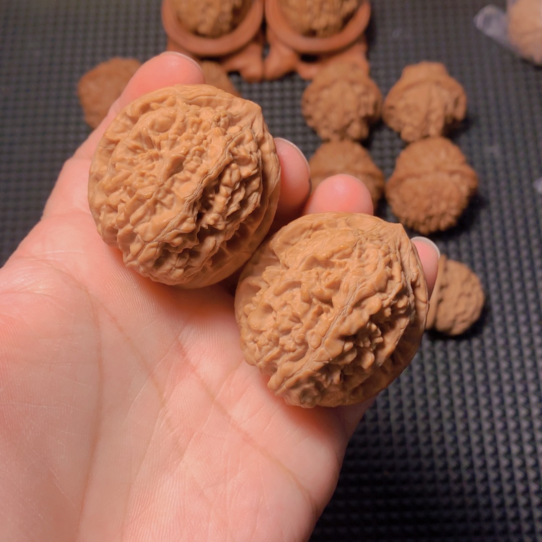 文玩核桃吊坠牡丹纹40