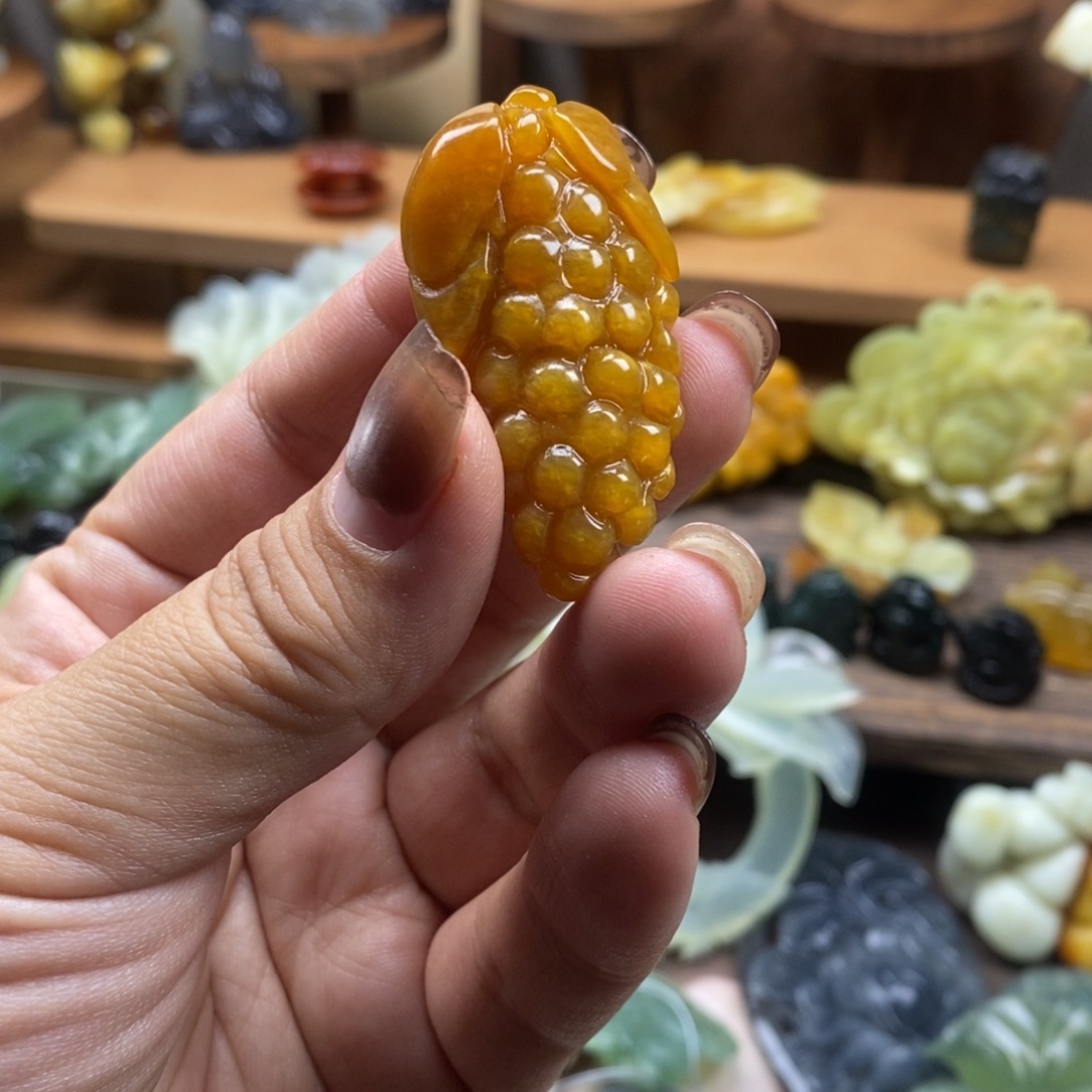 蛇纹石玉未镶嵌吊坠(不含链)