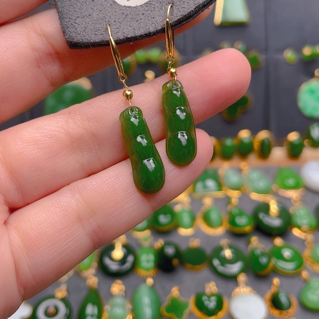 和田玉18K金镶嵌耳饰