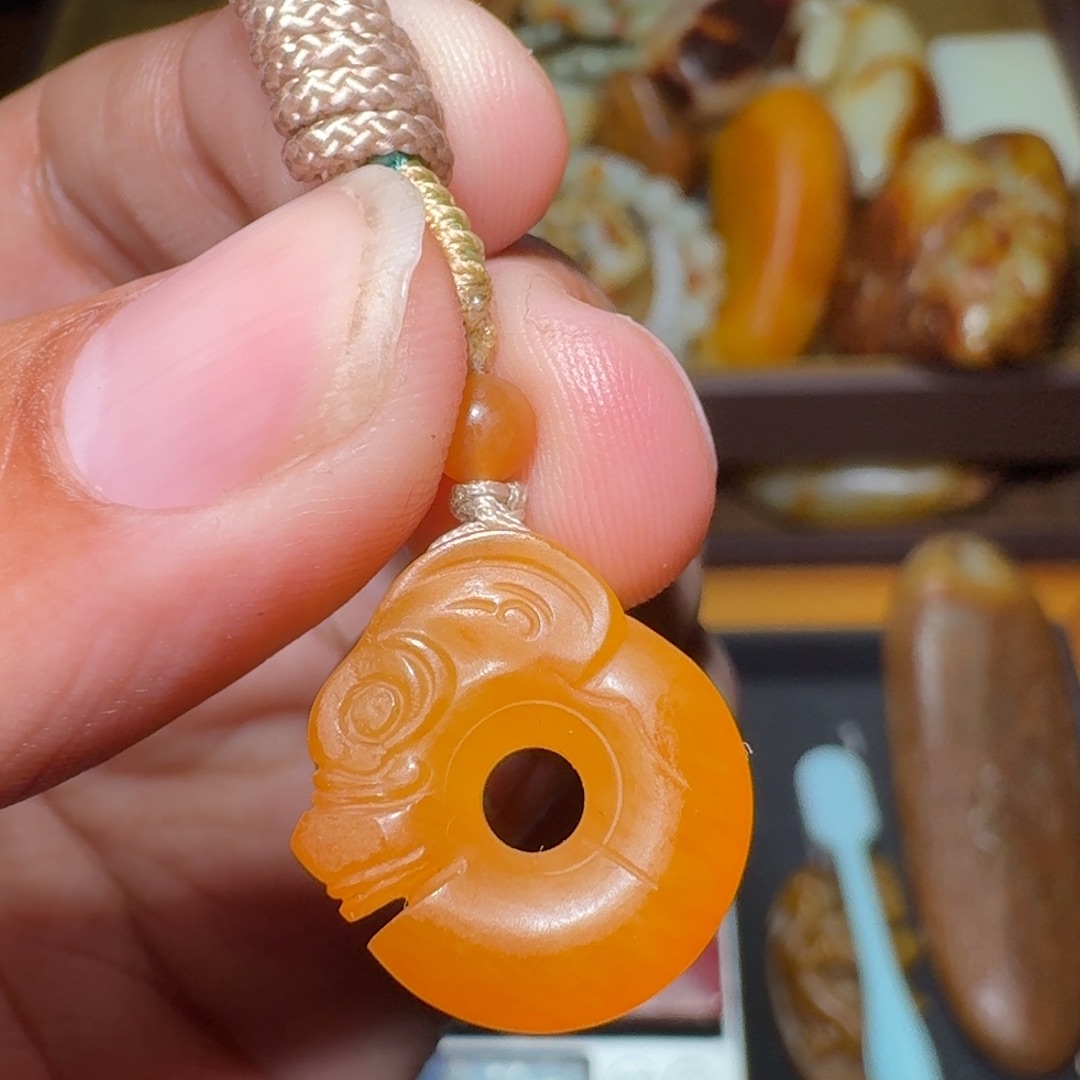 和田玉颈饰未镶嵌