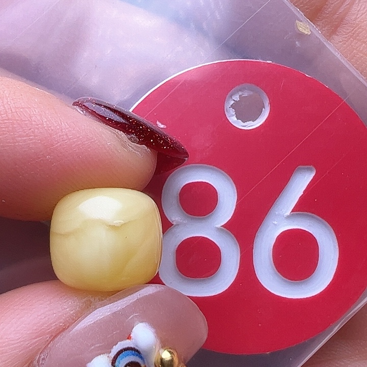 蜜蜡裸石未镶嵌微瑕10.8m m